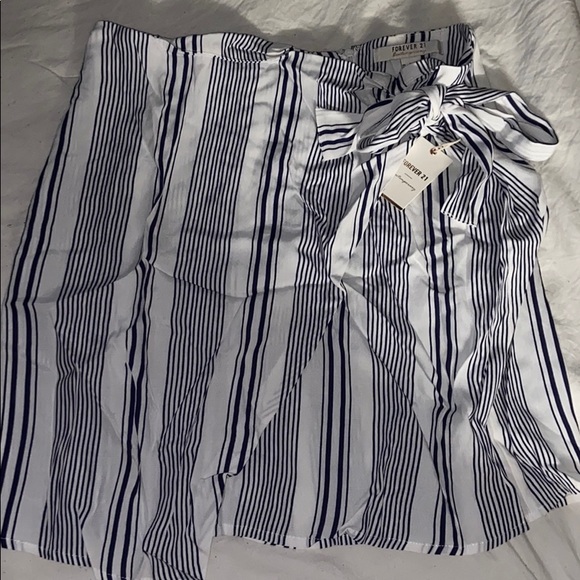 Skirt - Picture 1 of 3